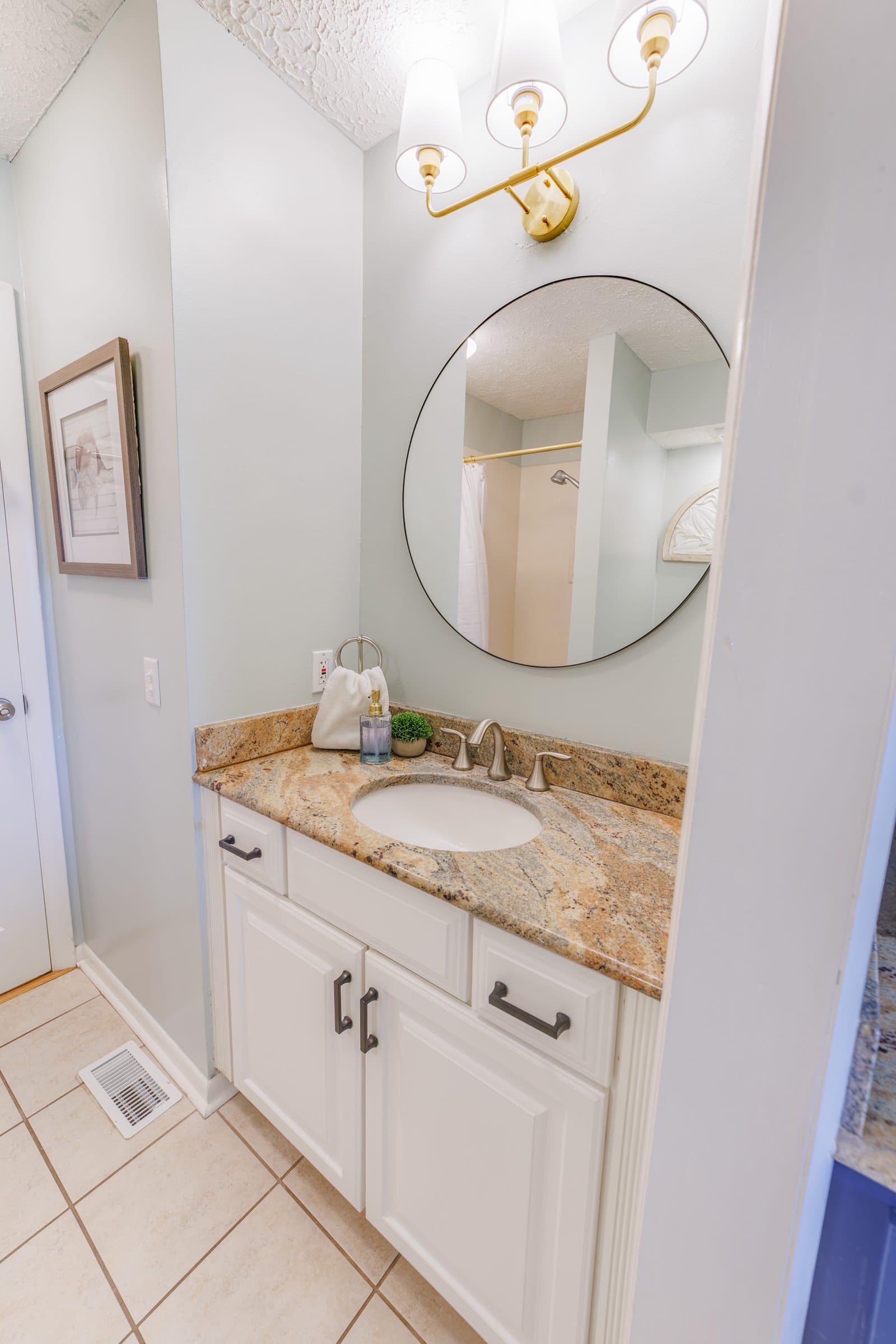 Guest bathroom vanity