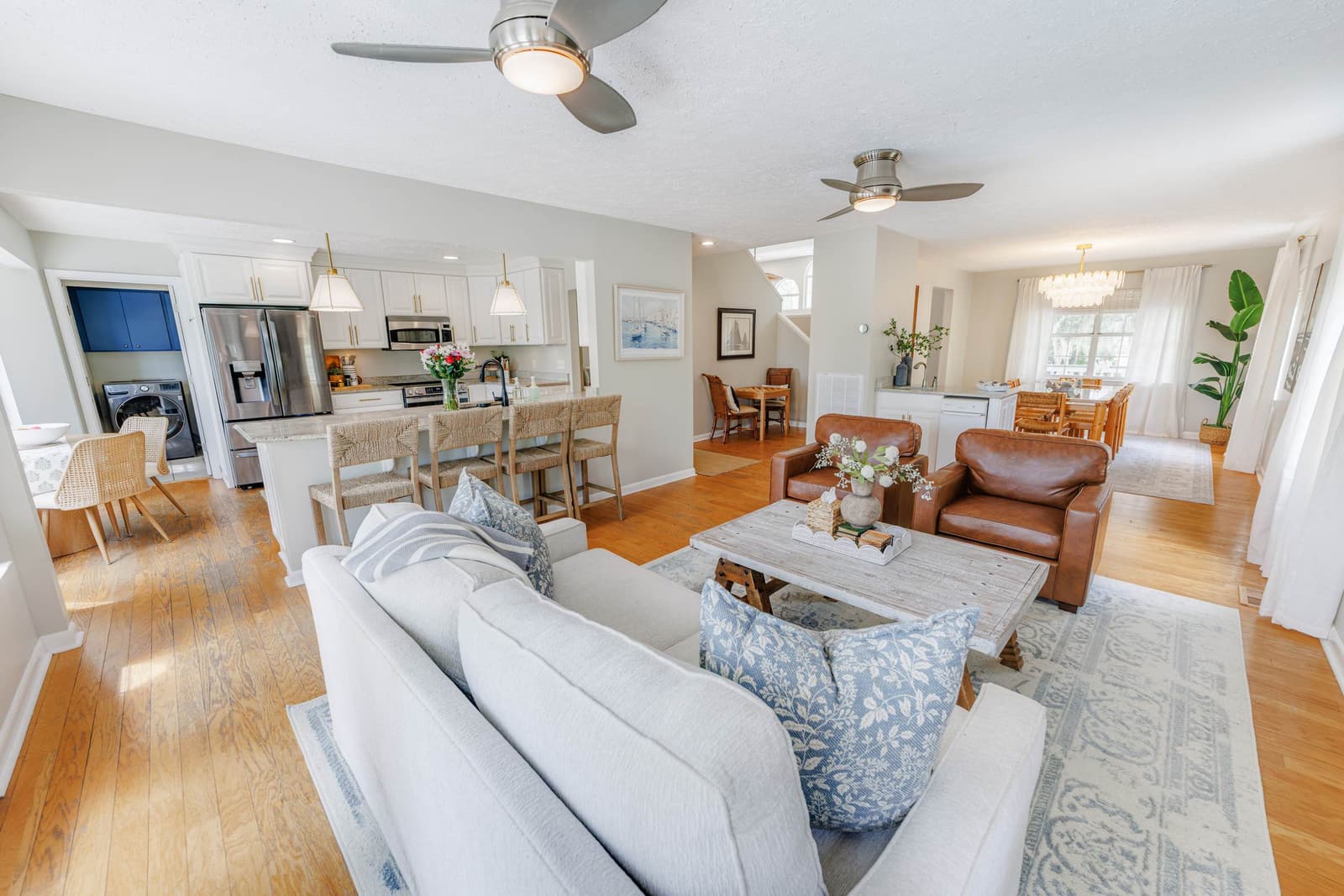 Second living room / den