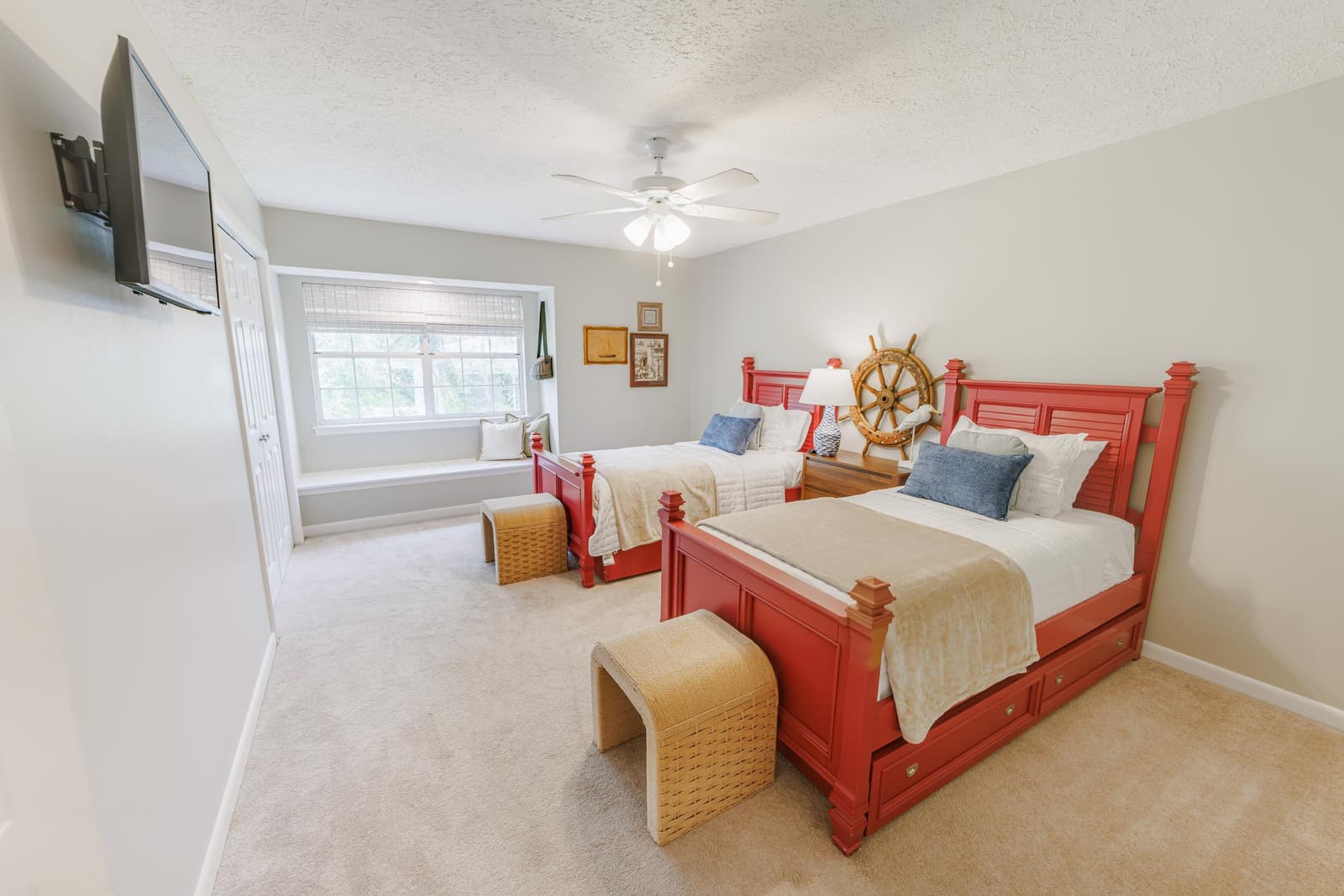 Twin & trundle room